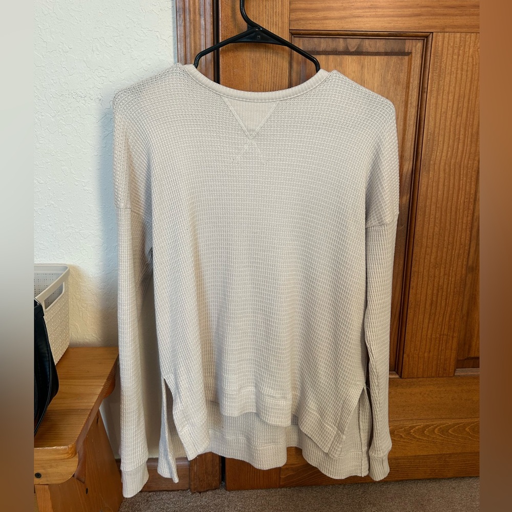American Eagle Women’s Light Cream Crewneck Sweater